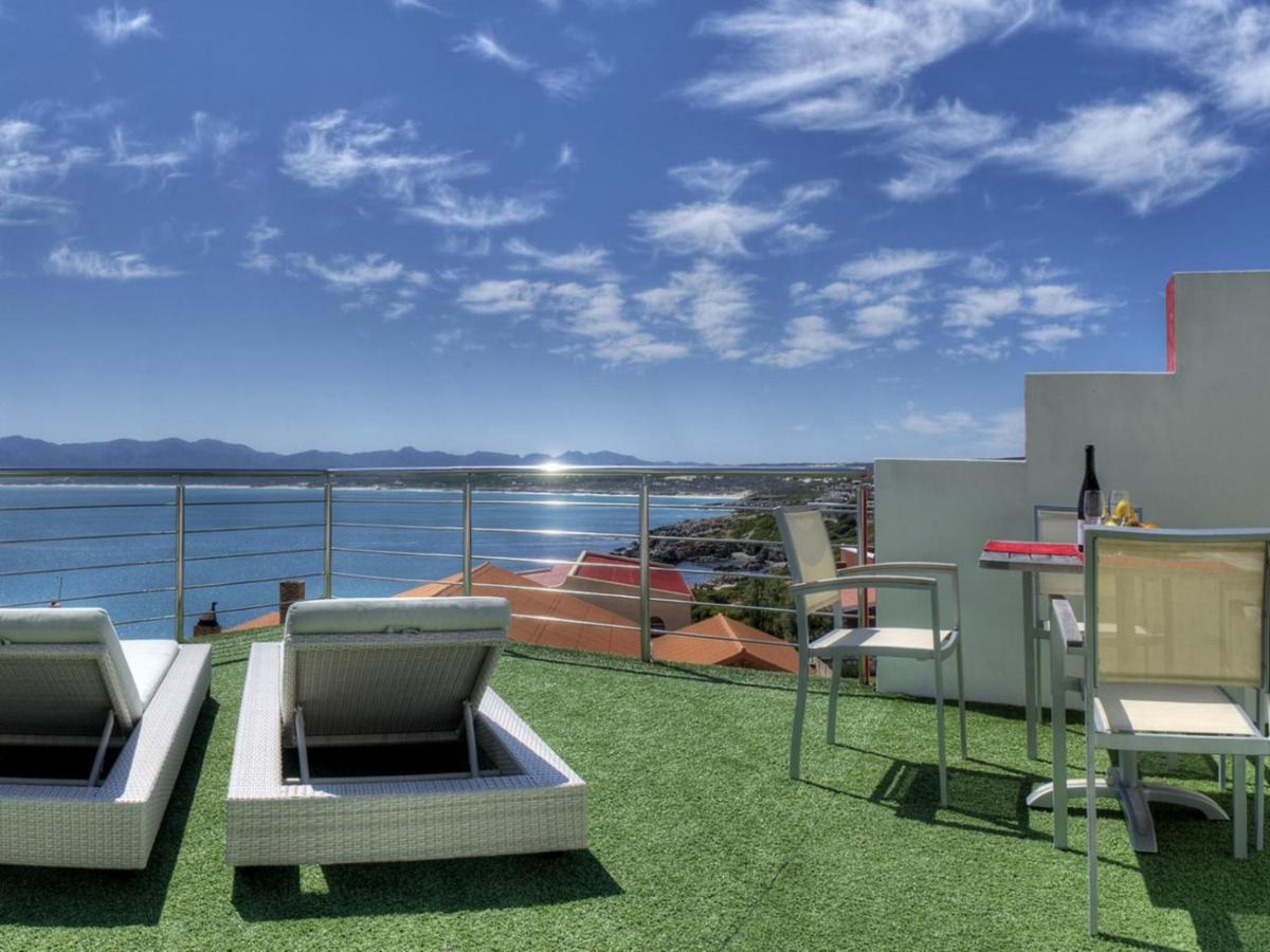 Sea Star Lodge Gansbaai Exterior foto