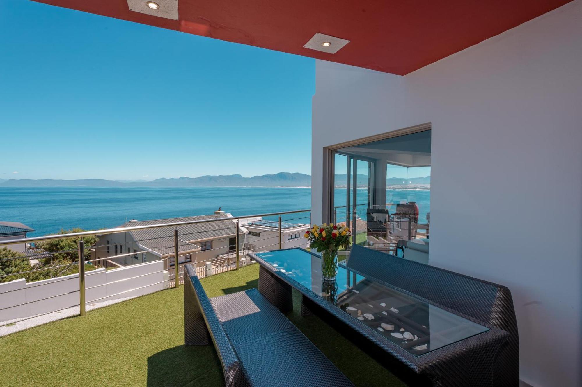 Sea Star Lodge Gansbaai Exterior foto