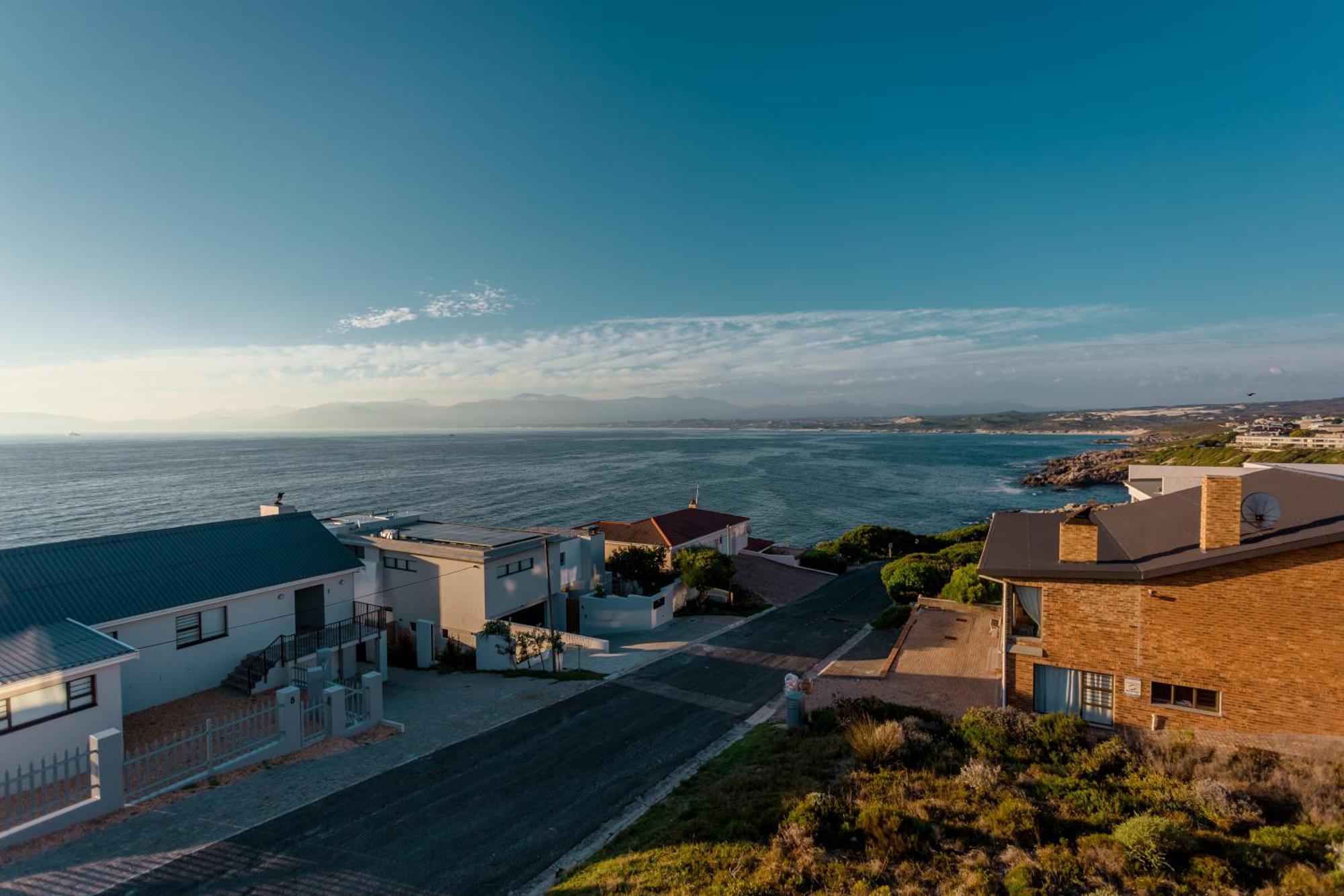 Sea Star Lodge Gansbaai Exterior foto