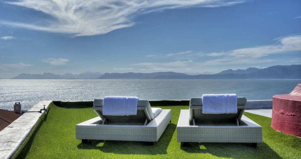 Sea Star Lodge Gansbaai Exterior foto